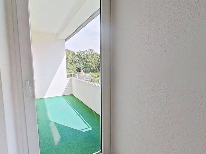 Reinkommen und Wohlfühlen: 3-Zimmer-Wohnung mit neuem Badezimmer und Balkon – Balkon