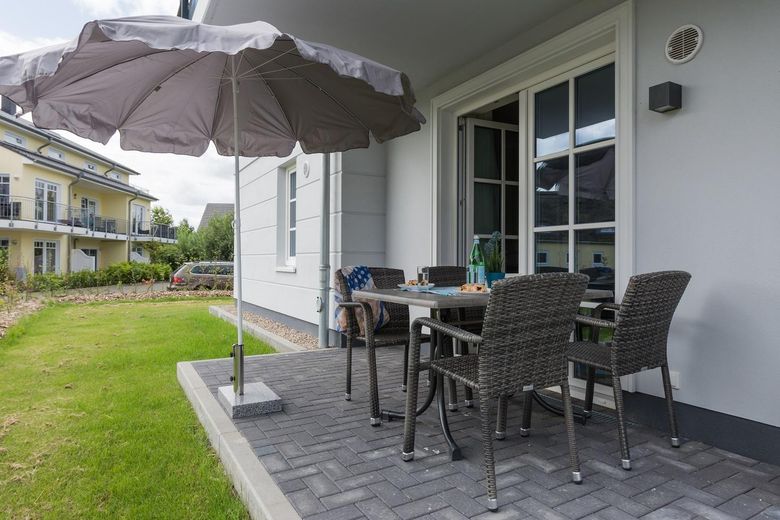 Gepflegte Ferienwohnung *nur 200m zum Strand* – Terrasse