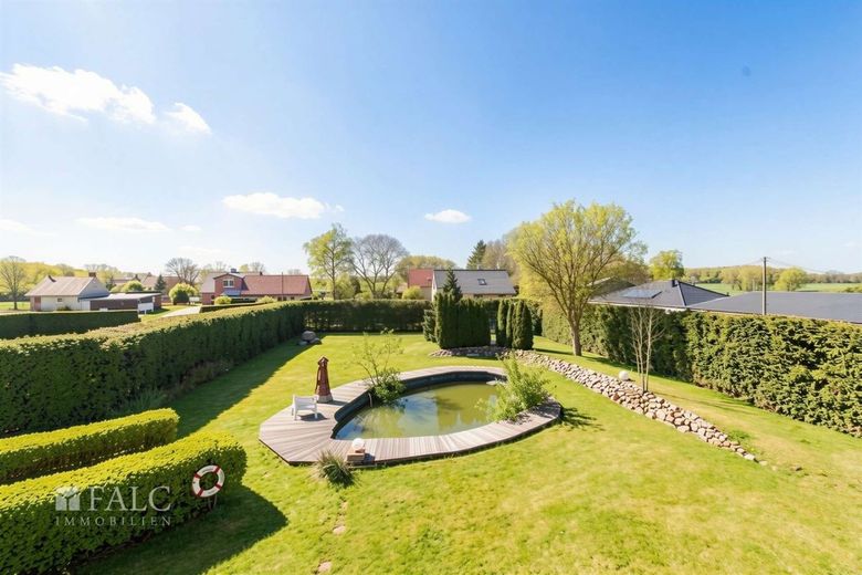 +++ Natur pur &amp; Design: Hochwertiges Fullwood-Wohnblockhaus mit Weitblick in Ostseenähe +++ – Garten