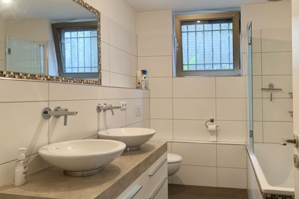 AACHEN: Vielseitig nutzbare Bungalow in zentraler Lage