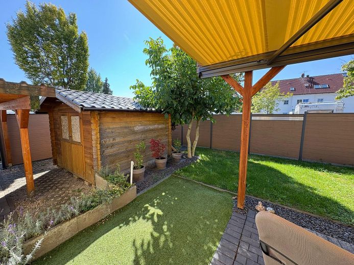 Wunderschöne Doppelhaushälfte in Etting – Garten