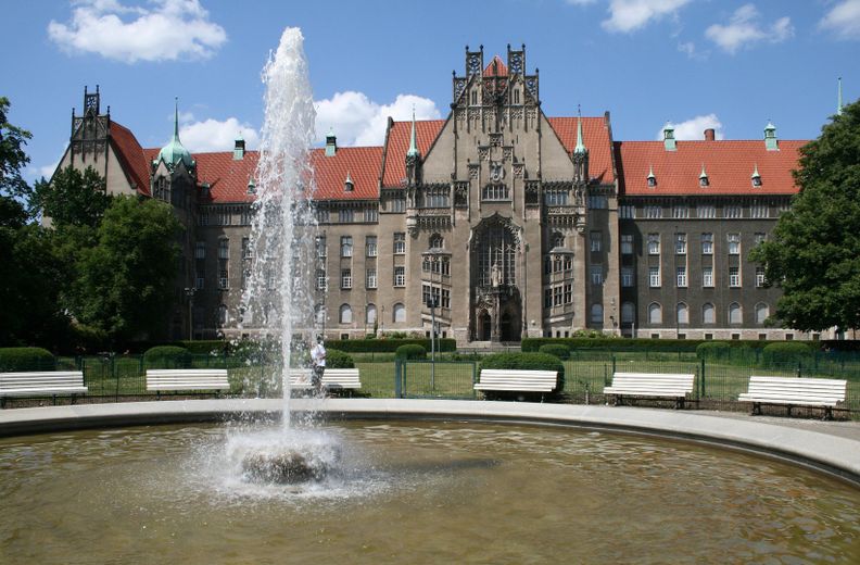 Charmante Gründerzeitwohnung mit originalem Kachelofen – फोटो 21