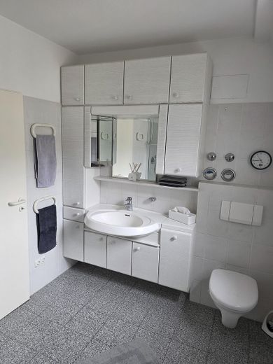 3. OG_Bad mit Dusche (2)