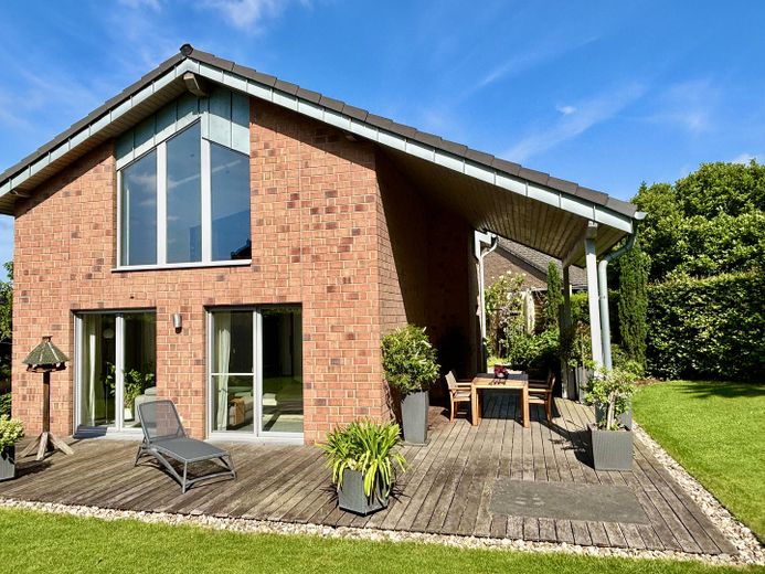 Ein Haus, viele Möglichkeiten - Platz für Familie und Beruf in drei separaten Einheiten – Terrasse