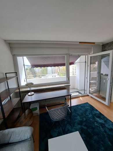 möblierte Einzimmerwohnung  mit  einmaligen Ausblick – Balkon