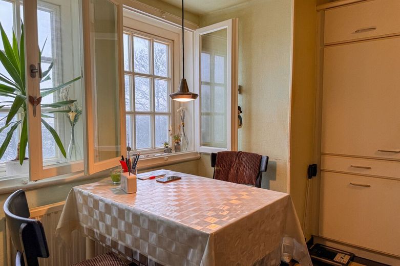 Kapitalanlage mit historischem Charme: 2 Zimmer Maisonett mit Tiefgarage und Balkon in Vegesack – Küche