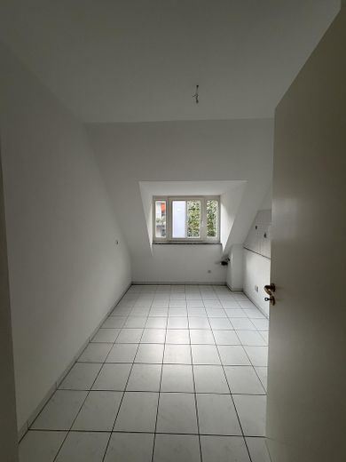 Helle 4-Zimmerwohnung zur Miete in Nymphenburg, München – Küche