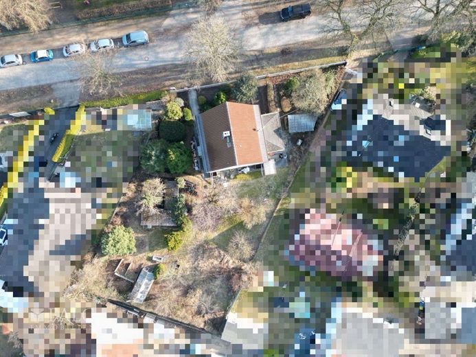 Platz für Familie, Ideen und Zukunft! Einfamilienhaus mit großem Grundstück - FALC Immobilien – Vogelperspektive