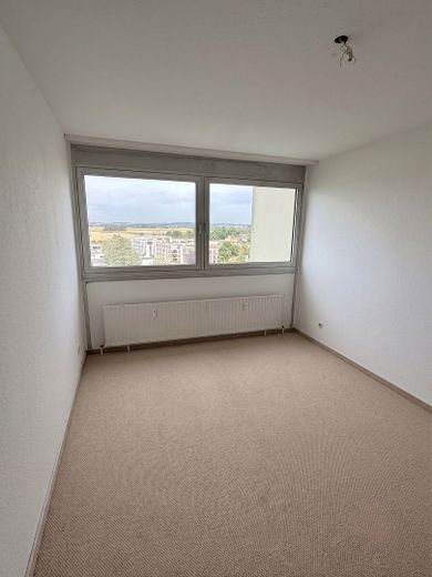 Lichtdurchflutete 3 Zimmer Wohnung mit eigenem Tiefgaragenstellplatz zu verkaufen – Kinderzimmer