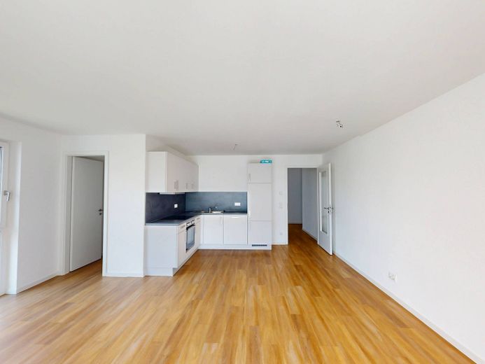 Modern wooncomfort: Lichtovergoten nieuwbouwappartement met 3 kamers, BALKON en INBOUWKKEUKEN – Ansicht III: Wohn- und Esszim…