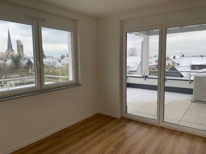 Exclusives 4,5 Zimmer Penthouse in ruhiger Lage in Schwanau - Ottenheim zu vermieten! – Ausblick Wohnzimmer