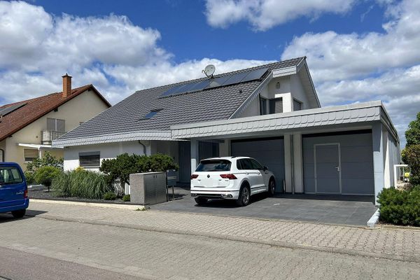 سكن حصري في أفضل موقع على حافة الحقول في Mutterstadt