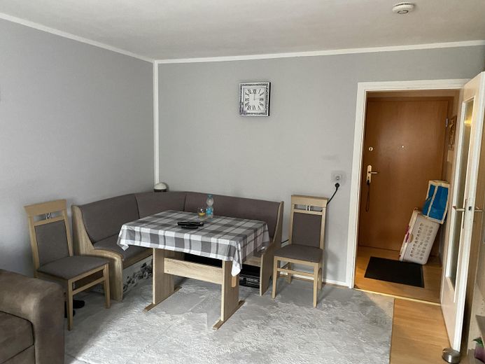 Sehr gepflegte 1-Zimmer-Wohnung in Sindelfingen Goldberg, 300m zur S-Bahnhaltestelle, von Privat – Wohn- und Schlafzimmer 