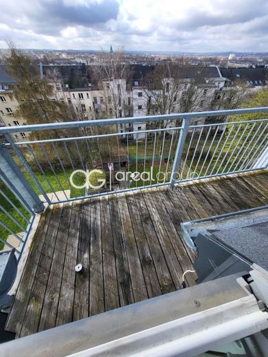 Helle DG-Wohnung mit Balkon und besonderem Flair – Balkon