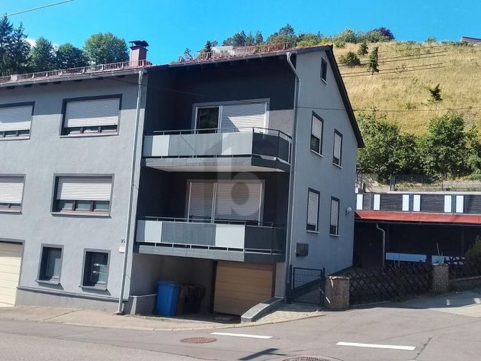WIE NEU: GROßZÜGIGES WOHNEN FÜR 2 FAMILIEN – Foto 1