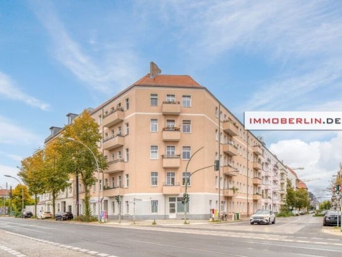 IMMOBERLIN.DE - ¡Ubicación muy solicitada en el barrio! Atractivo apartamento en edificio antiguo con balcón – Foto 1