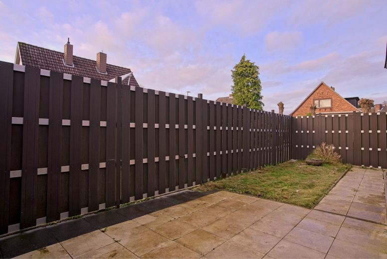 Terrasse und hinterer Garten