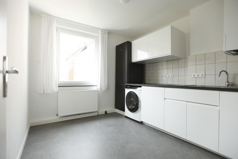 Schöne 2,5 Zimmer Wohnung (Nähe Hochschule Hannover) + Garage optional – Küche mit Küchenzeile