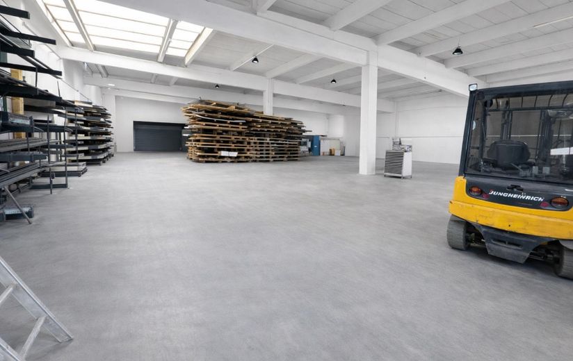 Lager-/Produktionsfläche & Büro - 7500 qm - (teilbar ab 200 qm) - Rampen & ebenerdige Tore – Foto 20
