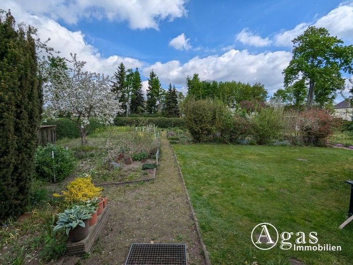 Großes Gartengrundstück mit Laube am Ortsrand von Zehdenick (Eigentum - keine Pacht, kein Verein) – Garten