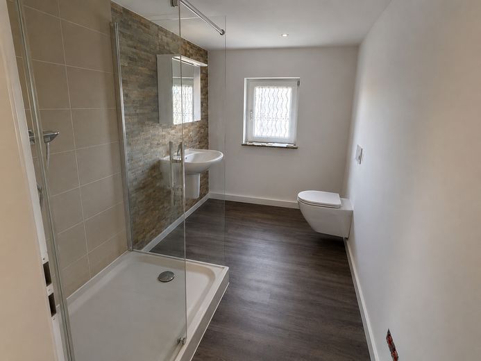 155 m² Maisonette mit außergewöhnlichem Wohngefühl | 4 Zimmer | 2 Bäder – oberes Badezimmer