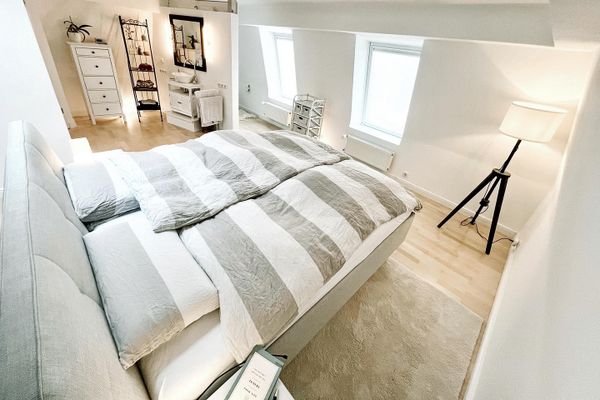 Maisonette con terrazza in legno e posto auto in affitto