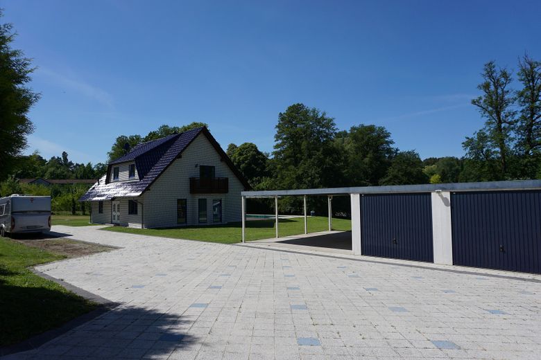 Garage und Carport