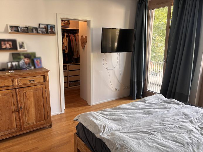 Schlafzimmer m. Kleiderschrank