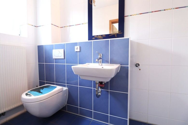 Mörse + + viel Platz + + 5 Zimmer + +  2x Balkon + + Carport + + Keller – Gäste-WC