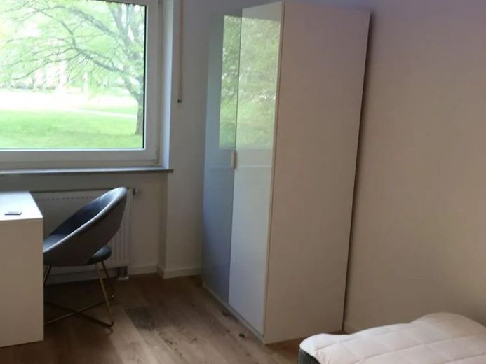 Geräumiges Zimmer in harmonischer WG / Solothurnerstraße 28 / EG / WE17 / Zi.2 – Foto 1