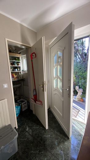 Provisionsfrei: Freistehendes Zweifamilienhaus im grünen Berlin-Heiligensee – EG Hauseingang u. Gäste WC