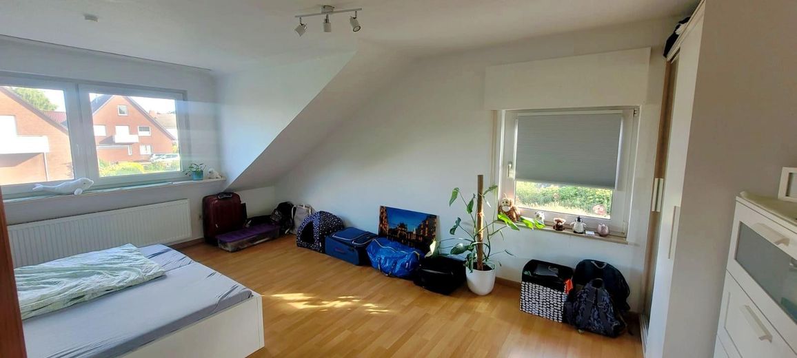 Schlafzimmer 1