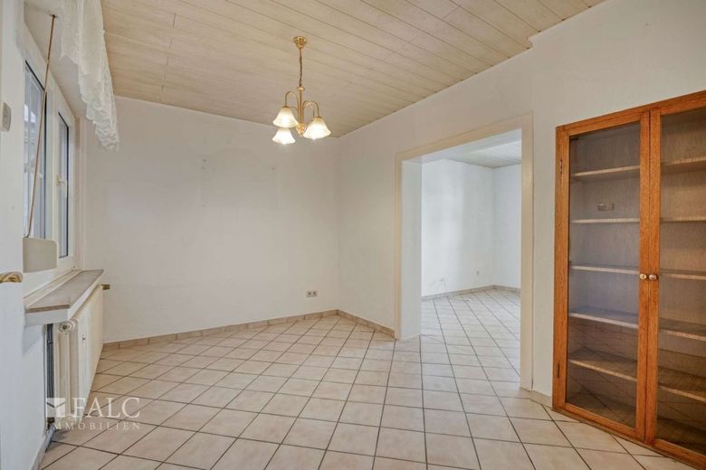 Charmantes sanierungsbedürftiges Einfamilienhaus mit Potenzial in ruhiger Lage von Worringen – Esszimmer