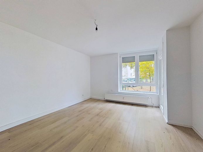 ** Moderne 4-kamer-begane-grondwoning met terras&daglichtbad in Roding ** – Ansicht I: Wohn- und Esszimmer