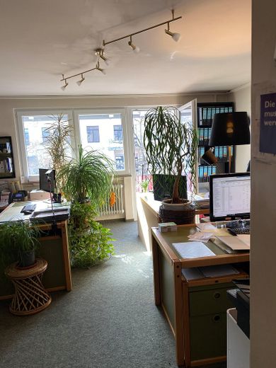 Wohn- und Geschäftshaus - Anlageobjekt mit signifikantem Potential – Typisches Büro