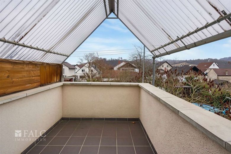 Mehr Raum als man denkt - kleines Haus, großes Grundstück – Balkon - virt.