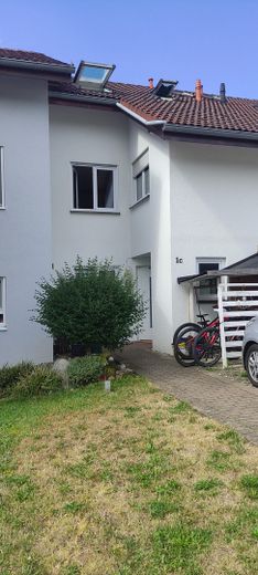 Grosszügiges RH mit 4 Schlafzimmer, 2 Bädern in Horheim-Wutöschingen von Privat – Hausansicht Eingangsbereich