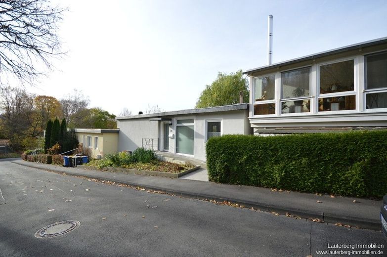 Viel Platz, viele Möglichkeiten: *Barrierefreier Bungalow* mit Einliegerwohnung in Geismar – Außenansicht