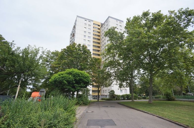 MZ-Oberstadt: Ruhige, sanierte, gut geschnittene 3 Zimmerwohnung, 1. OG, gepflegte Wohneinheit. – Hausansicht