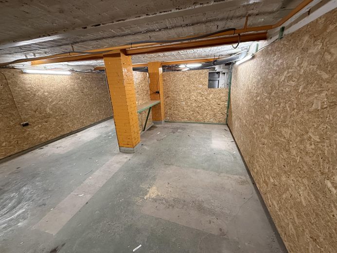 100 m² Lagerfläche | Strom, Wasser, WC | Bayerischer Platz | auch teilbar – Raum 2 - 48qm