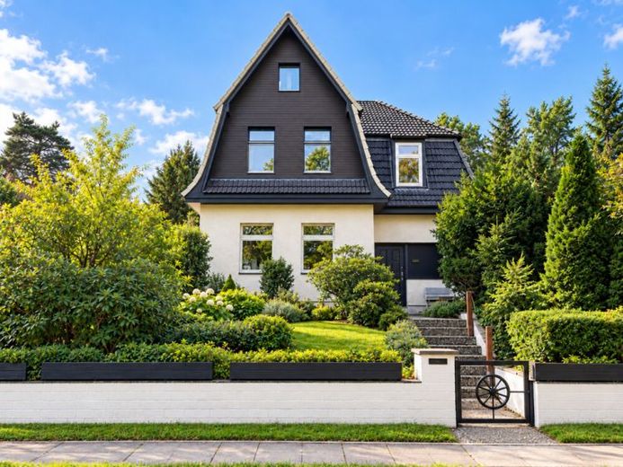 Berlin-Hermsdorf'taki Waldseesiedlung'da mimari bir mücevher – Restore edilecek karakter evi – Fotoğraf 1
