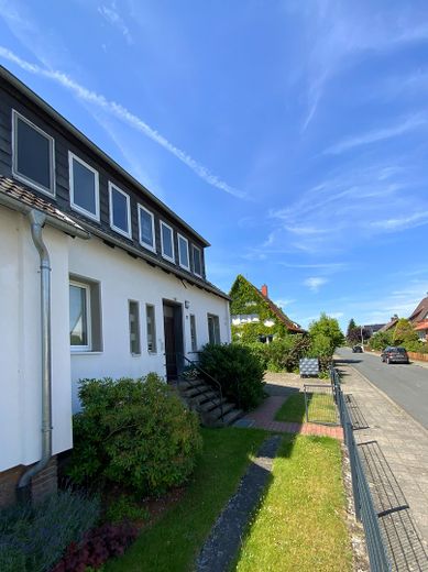 Zweifamilienhaus mit Einliegerwohnung und weitläufigem Garten - auch als Einfamilienhaus geeignet – Haus_Garten_Nord