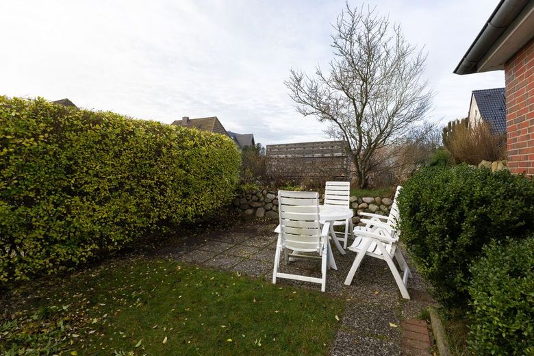 Sylt pur in Wenningstedt: Begehrte Lage wartet auf Sie! – Terrasse