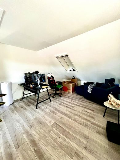 Highlight: 3-Zi.-Maisonette auf zwei Ebenen, sonniger Süd/West-Balkon, Endetage – Foto 22