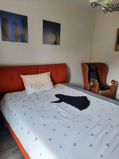 Attraktives freistehendes Einfamilienhaus mit großem Garten und PV-Anlage in Hanau/ Großauheim – Schlafzimmer