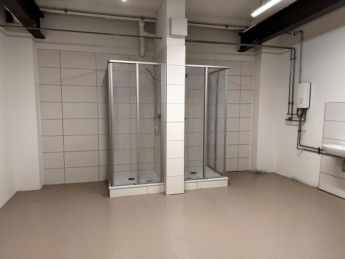 Produktions- und Lagerflächen zu vermieten (Gebäude C) – Duscheinheit 2