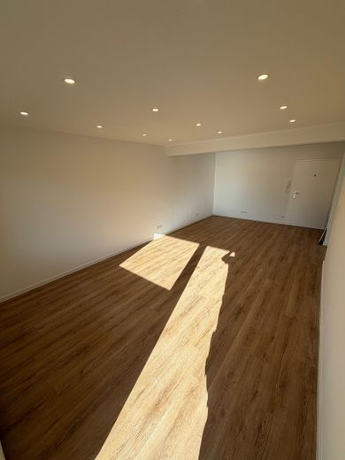 Barrierefrei & kernsaniert: 3-Zimmer-Wohnung mit Balkon, Keller & Stellplatz – Foto 6