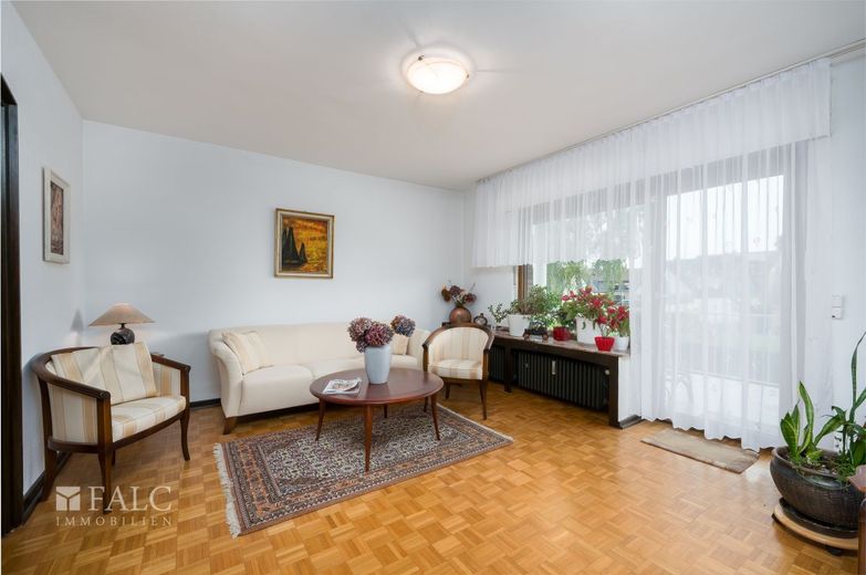 Ihr Traum wird wahr: Freistehendes Ein- bis Zweifamilienhaus mit Garten, Garage und viel Platz – Esszimmer 1OG