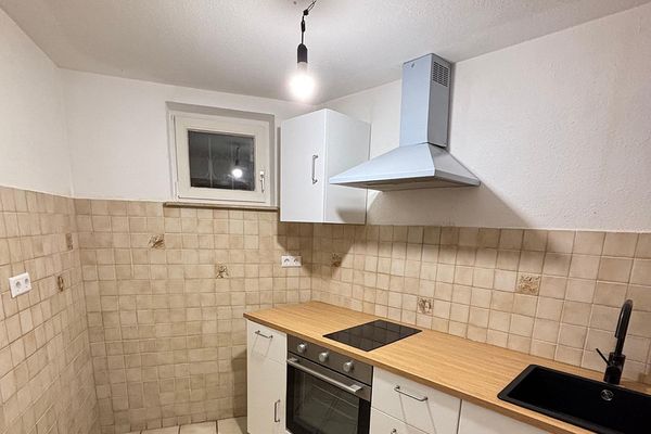 Gepflegte 1,5–2-Zimmer-Wohnung mit EBK & Stellplatz in Stuttgart-Vaihingen