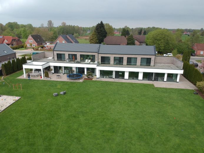 Hinterseite & Garten